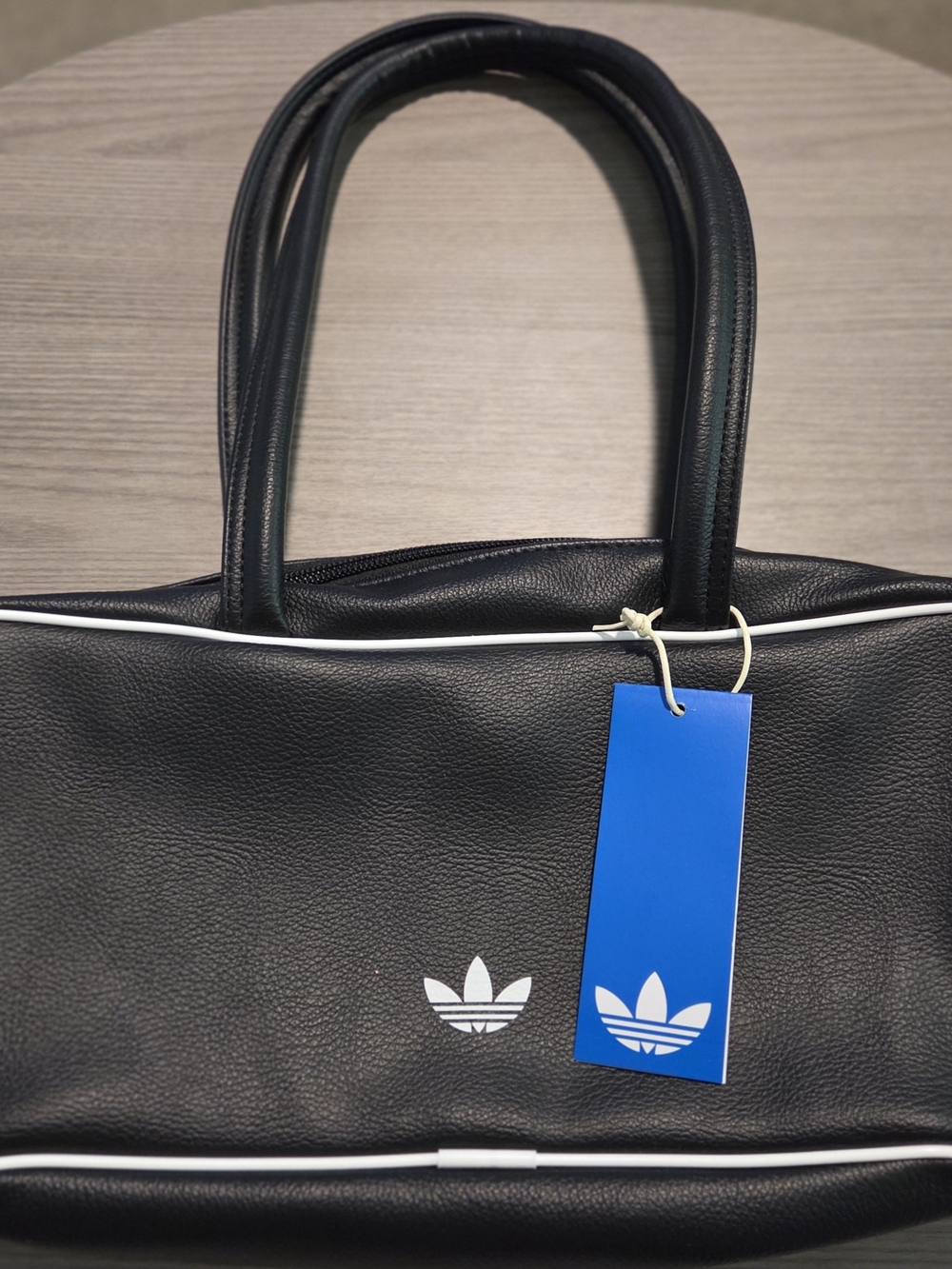 adidas Originals Adicolor Black Shoulder Bag - Picture 4 of 6